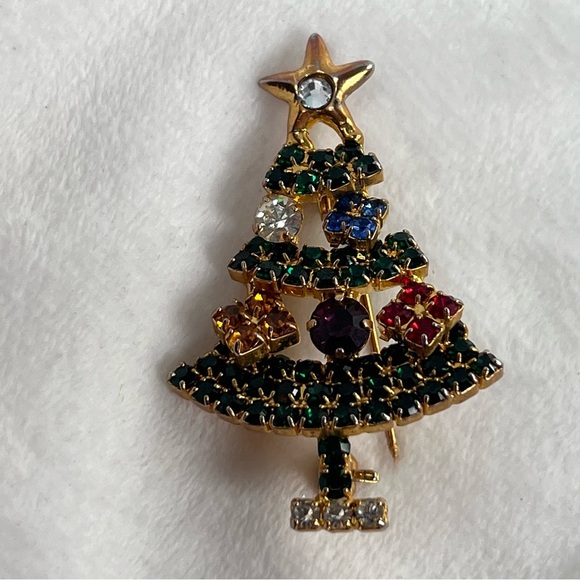 Stunning Vintage Christmas Tree Brooch Pin Rhinestones Gold Tone - Picture 2 of 3